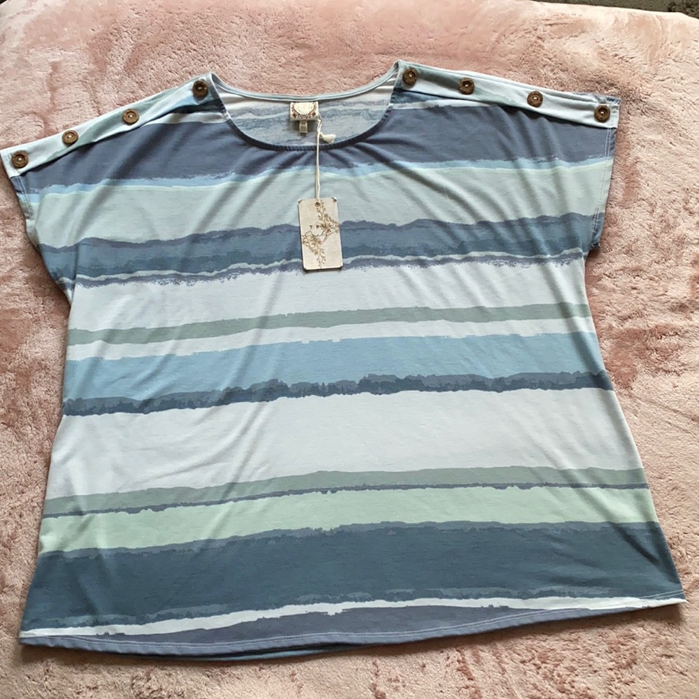 Tru Self Top With Button Accents